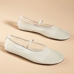 Jeffrey Campbell Swan-Lake mesh flats
Brand new with box. Never been worn.